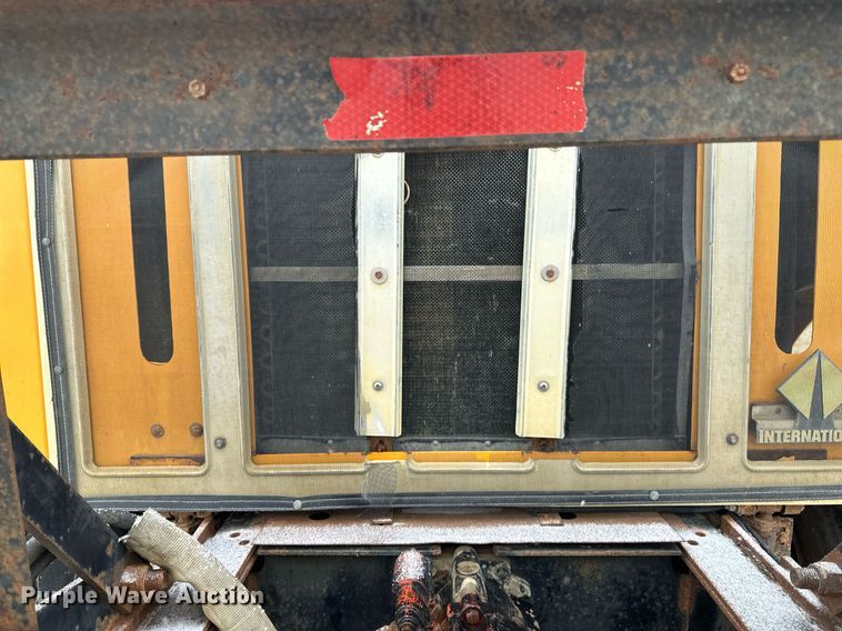 image for item EN3007 1998 International  2554 dump truck