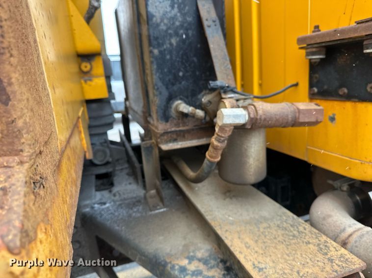 image for item EN3007 1998 International  2554 dump truck