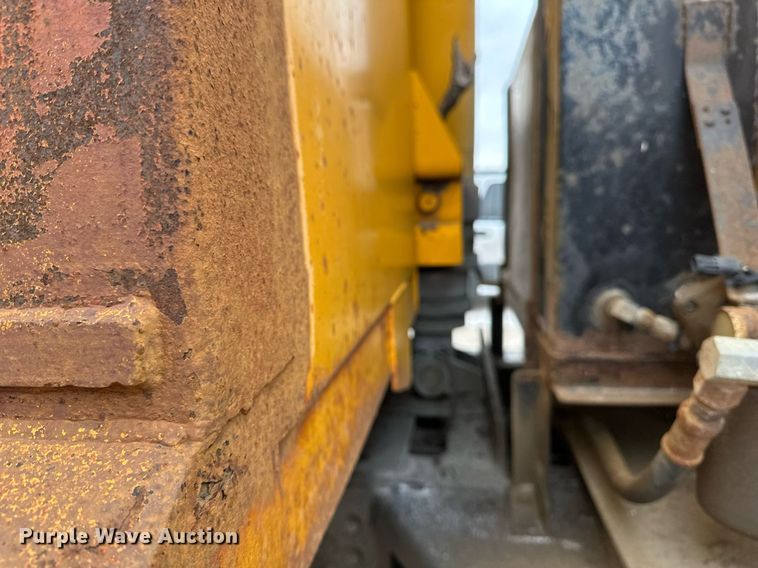 image for item EN3007 1998 International  2554 dump truck