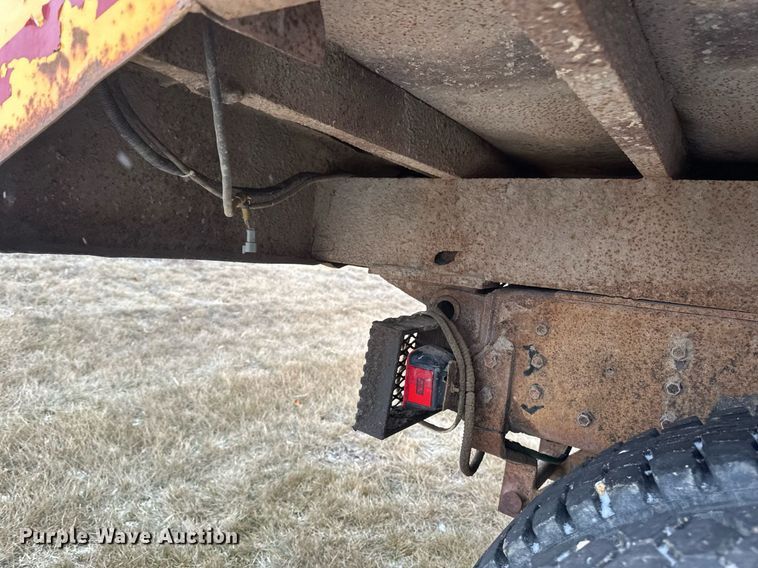 image for item EN3007 1998 International  2554 dump truck