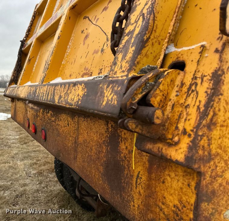 image for item EN3007 1998 International  2554 dump truck