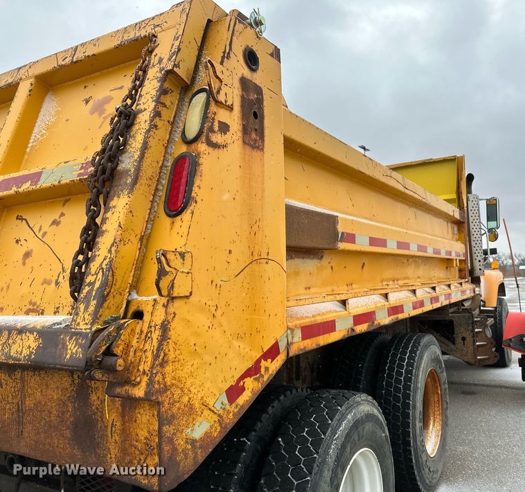 image for item EN3007 1998 International  2554 dump truck