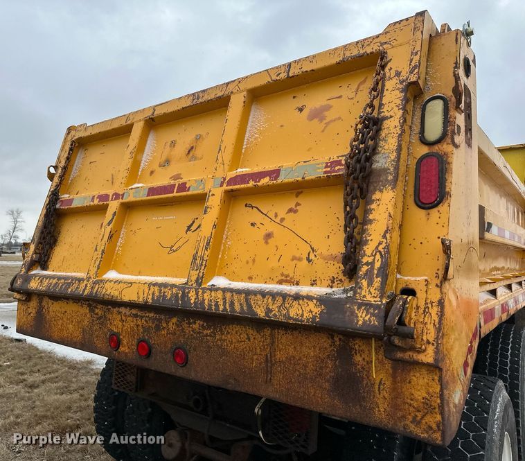 image for item EN3007 1998 International  2554 dump truck