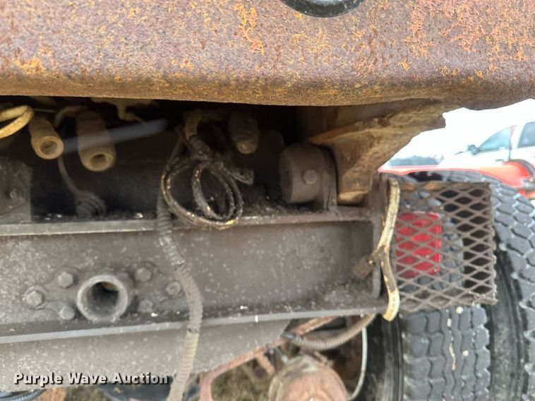 image for item EN3007 1998 International  2554 dump truck