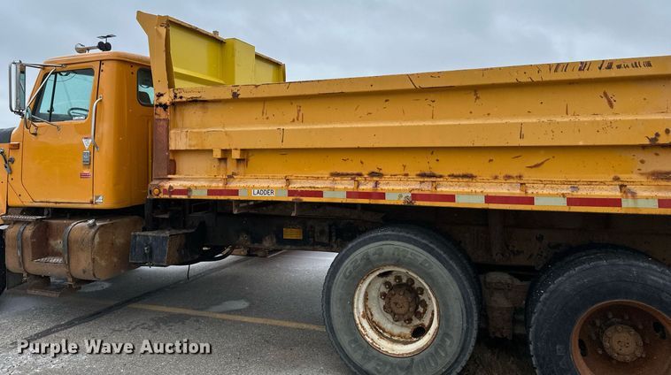 image for item EN3007 1998 International  2554 dump truck