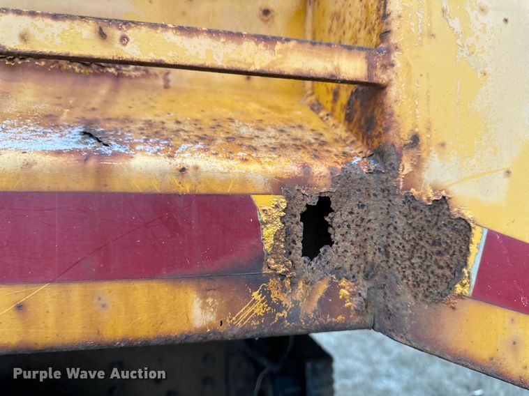 image for item EN3007 1998 International  2554 dump truck