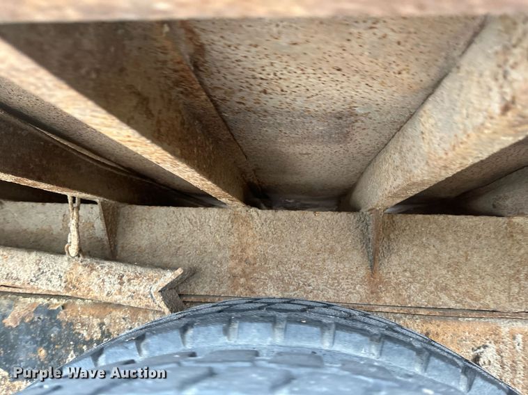 image for item EN3007 1998 International  2554 dump truck