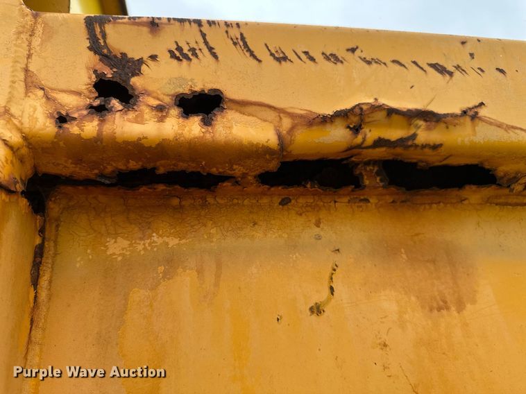 image for item EN3007 1998 International  2554 dump truck