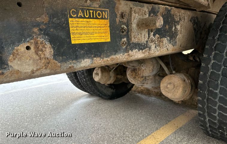 image for item EN3007 1998 International  2554 dump truck