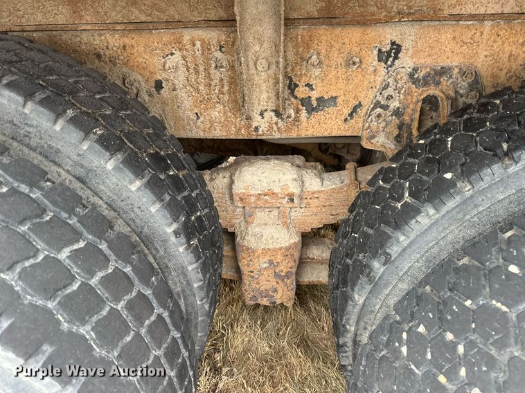 image for item EN3007 1998 International  2554 dump truck