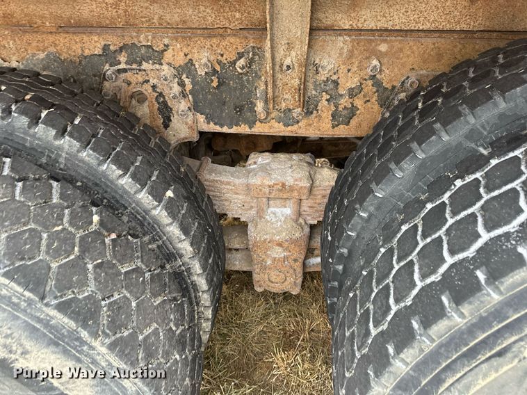 image for item EN3007 1998 International  2554 dump truck