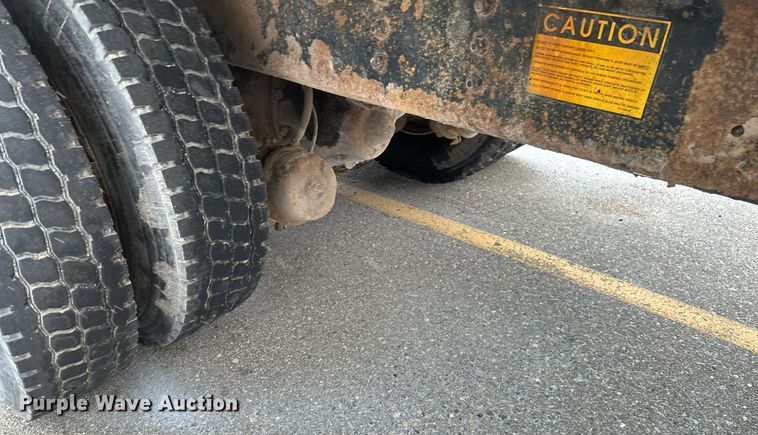 image for item EN3007 1998 International  2554 dump truck