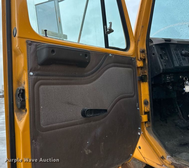 image for item EN3007 1998 International  2554 dump truck