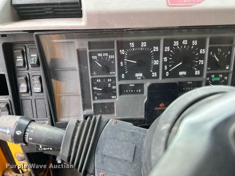 image for item EN3007 1998 International  2554 dump truck