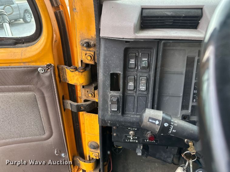 image for item EN3007 1998 International  2554 dump truck