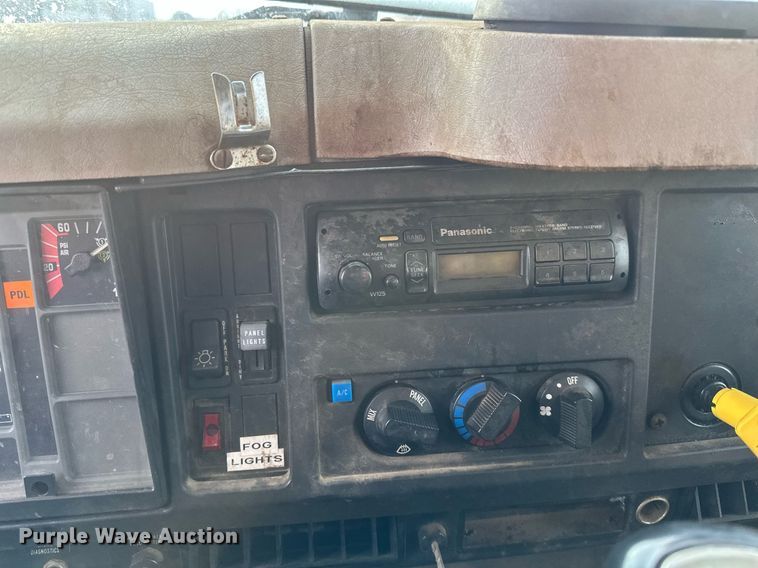 image for item EN3007 1998 International  2554 dump truck