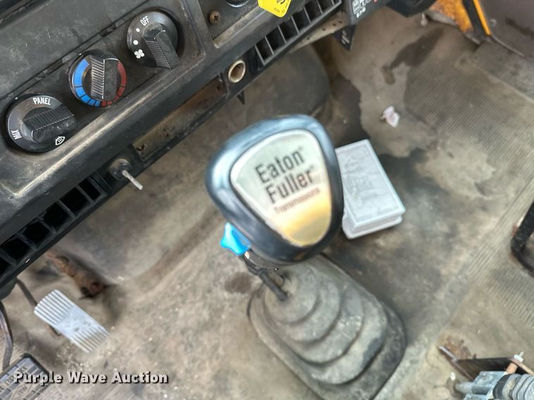 image for item EN3007 1998 International  2554 dump truck