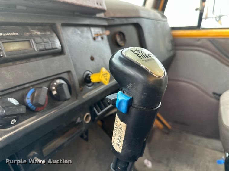 image for item EN3007 1998 International  2554 dump truck