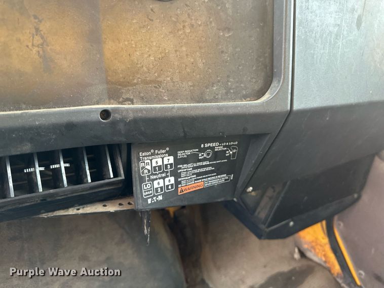 image for item EN3007 1998 International  2554 dump truck