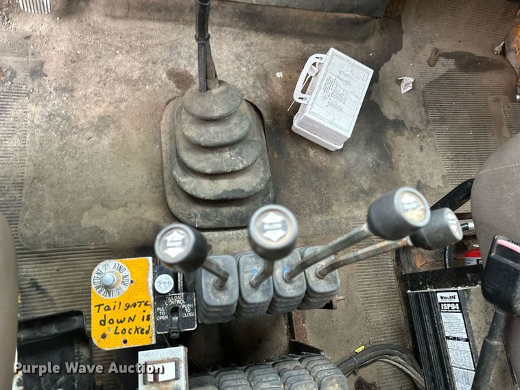 image for item EN3007 1998 International  2554 dump truck