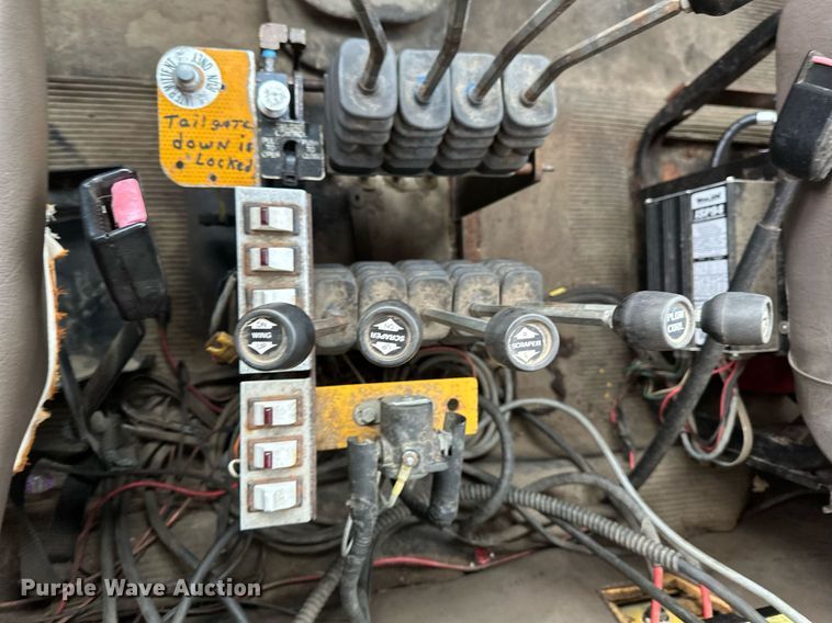 image for item EN3007 1998 International  2554 dump truck