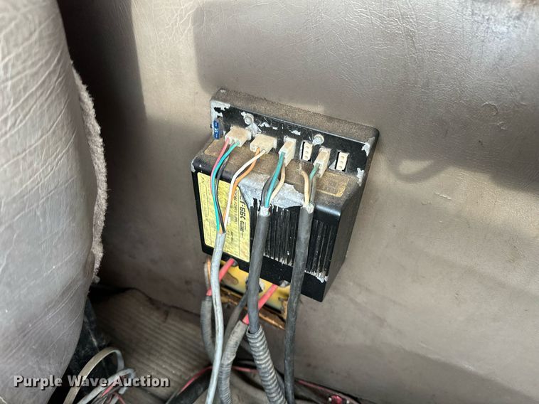 image for item EN3007 1998 International  2554 dump truck