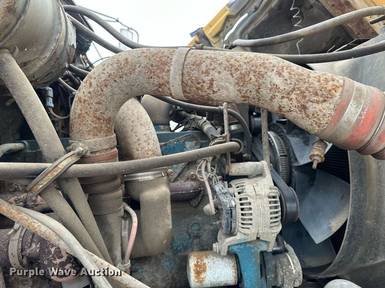 image for item EN3007 1998 International  2554 dump truck