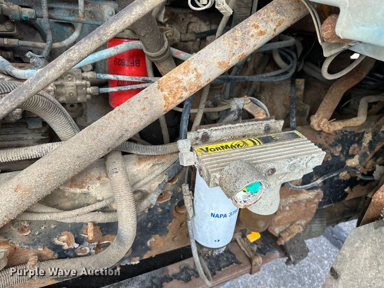 image for item EN3007 1998 International  2554 dump truck