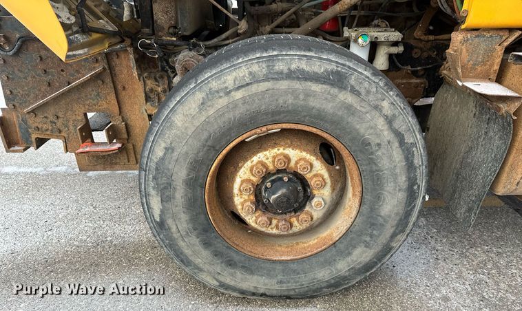 image for item EN3007 1998 International  2554 dump truck