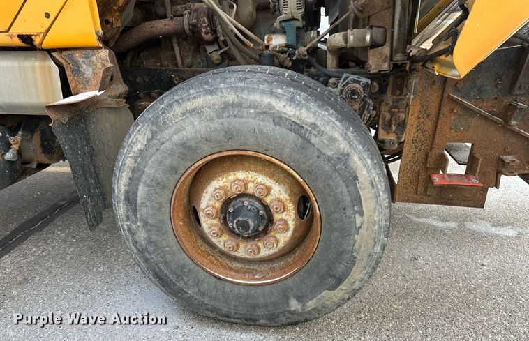 image for item EN3007 1998 International  2554 dump truck