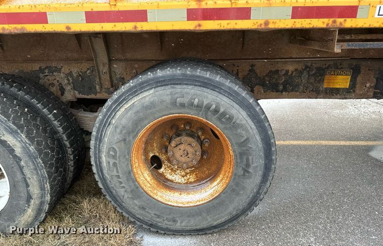 image for item EN3007 1998 International  2554 dump truck