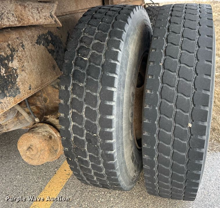 image for item EN3007 1998 International  2554 dump truck