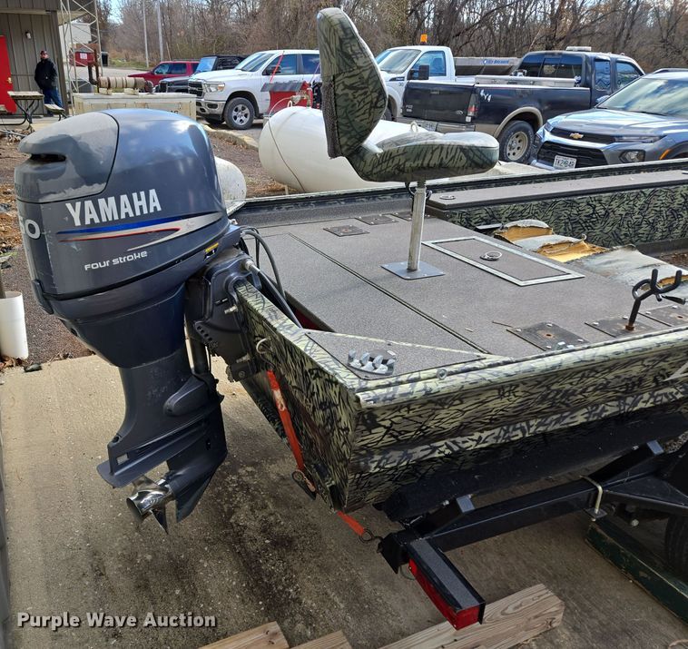 image for item EQ3787 2003 Driscoll Custom Boats  boat