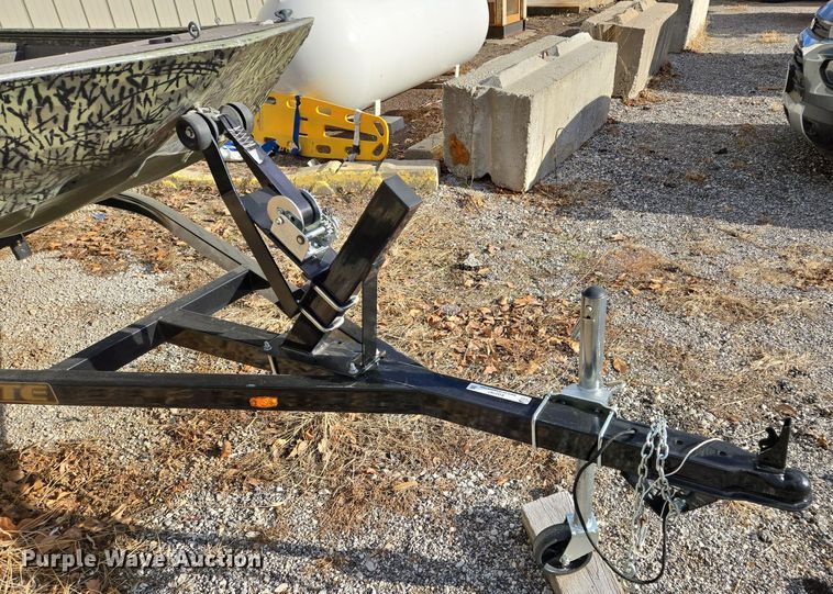 image for item EQ3787 2003 Driscoll Custom Boats  boat