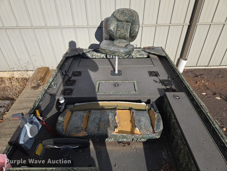 image for item EQ3787 2003 Driscoll Custom Boats  boat