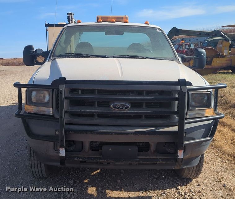 image for item ER1041 2004 Ford F550 utility / service truck