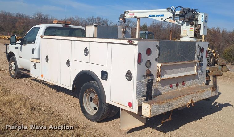 image for item ER1041 2004 Ford F550 utility / service truck