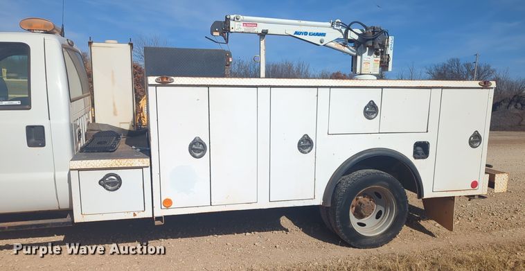 image for item ER1041 2004 Ford F550 utility / service truck
