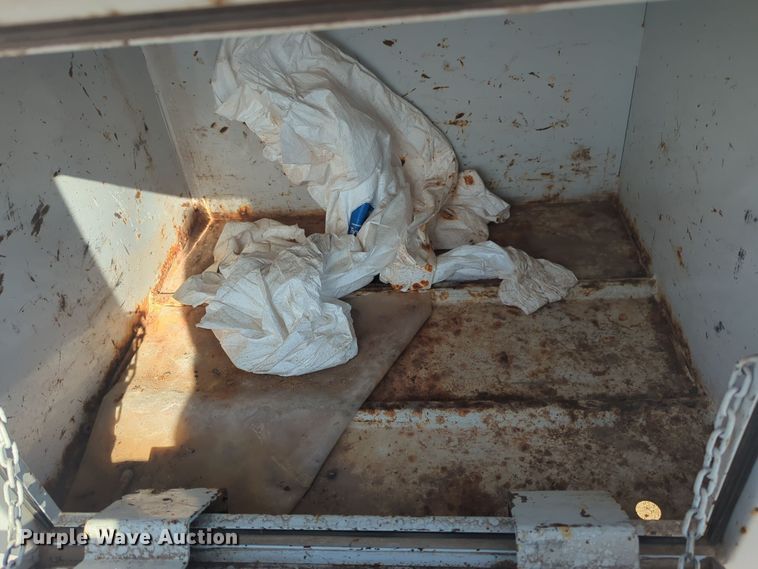 image for item ER1041 2004 Ford F550 utility / service truck