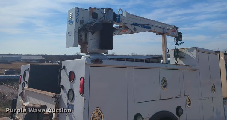 image for item ER1041 2004 Ford F550 utility / service truck