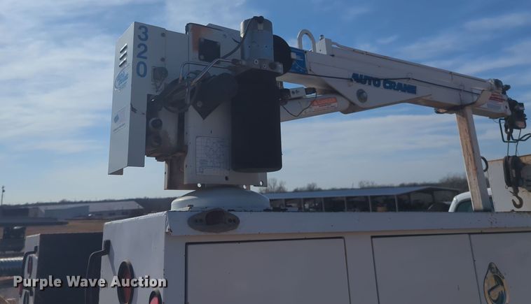 image for item ER1041 2004 Ford F550 utility / service truck