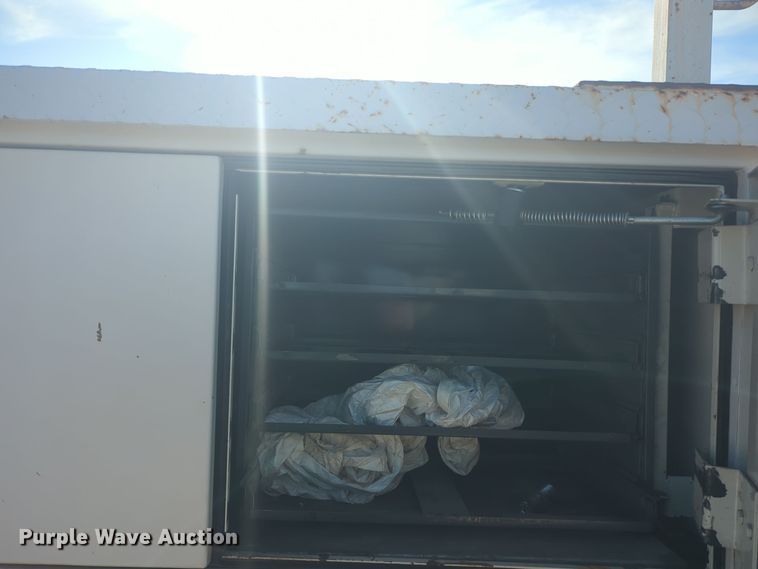 image for item ER1041 2004 Ford F550 utility / service truck