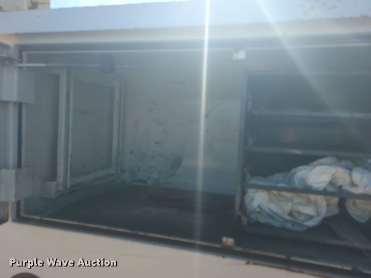 image for item ER1041 2004 Ford F550 utility / service truck