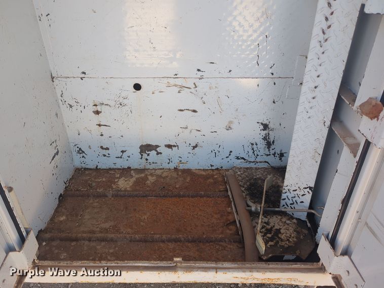 image for item ER1041 2004 Ford F550 utility / service truck