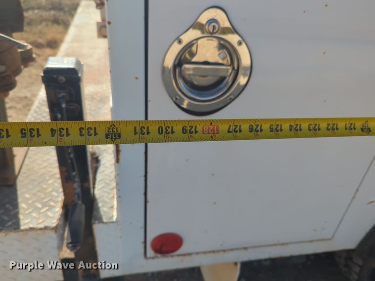 image for item ER1041 2004 Ford F550 utility / service truck