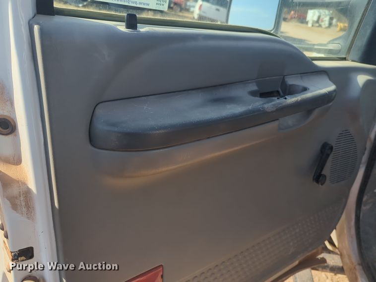 image for item ER1041 2004 Ford F550 utility / service truck