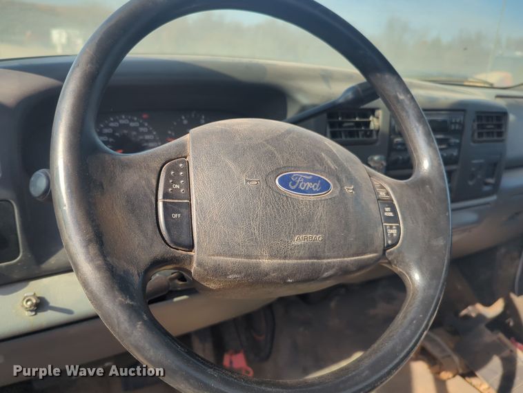 image for item ER1041 2004 Ford F550 utility / service truck