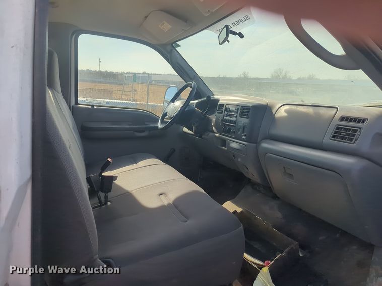 image for item ER1041 2004 Ford F550 utility / service truck