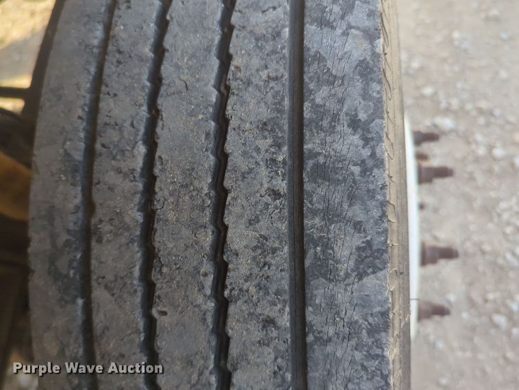 image for item ER1041 2004 Ford F550 utility / service truck