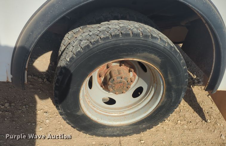 image for item ER1041 2004 Ford F550 utility / service truck